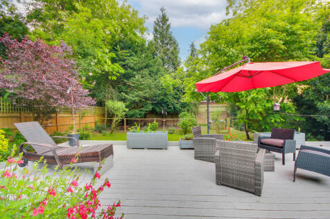 BITTERNE! SPECTACULAR GARDEN!... 2 bed detached bungalow for sale