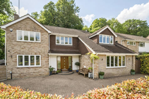 Highbury Crescent, Camberley, GU15 4 bed detached house for sale