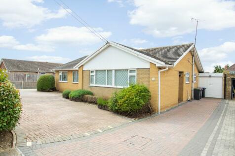 2 bedroom semi-detached bungalow for sale