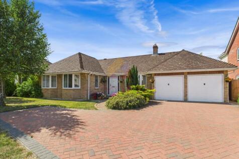 Maple Way, Colchester CO6 3 bed detached bungalow for sale