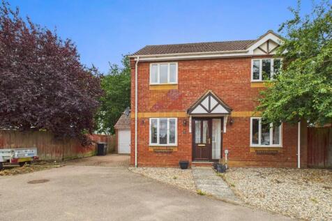 Thackeray Grove, Stowmarket IP14 4 bed detached house for sale