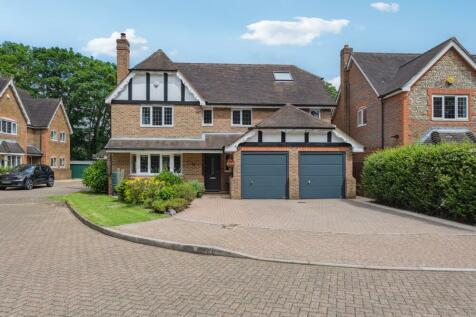 6 bedroom detached house for sale