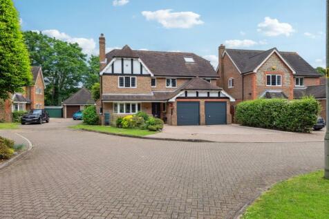 6 bedroom detached house for sale