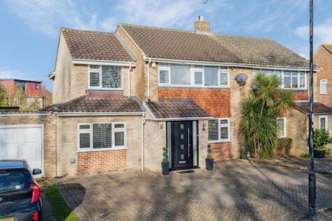 4 bedroom semi-detached house for sale