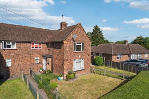 Withycroft, Slough SL3 2 bed maisonette for sale
