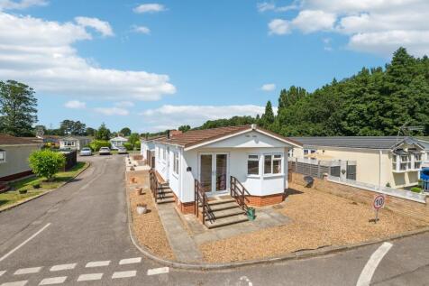 Red Leaf Close, Langley SL3 2 bed park home for sale