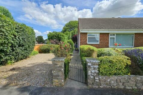 2 bedroom semi-detached bungalow for sale