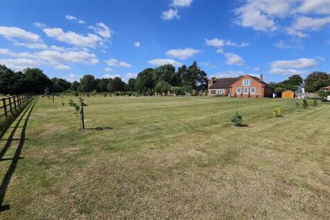 Grantham Road, Whatton in the Vale... 4 bed detached house for sale