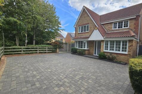 Swallow Drive, Bingham, Nottingham 4 bed detached house for sale