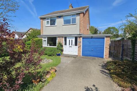 Beverleys Avenue, Whatton 3 bed semi