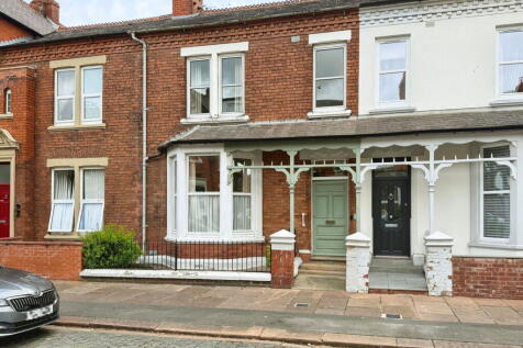 4 bedroom terraced house for sale