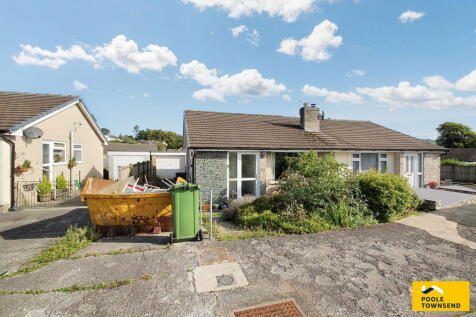 2 bedroom semi-detached bungalow for sale
