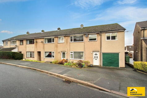 4 bedroom end of terrace house for sale