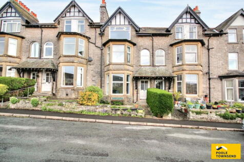 2 bedroom ground floor flat for sale