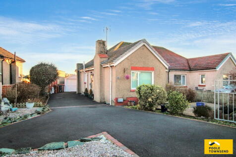 2 bedroom semi-detached bungalow for sale
