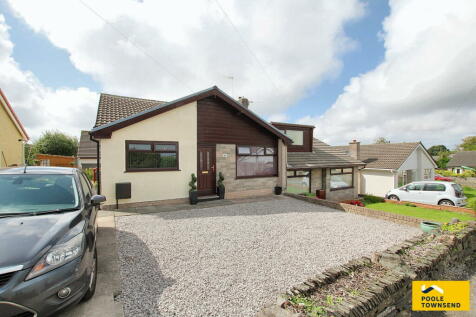 3 bedroom semi-detached bungalow for sale