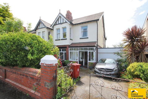 4 bedroom semi-detached house for sale