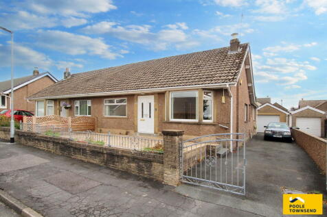 3 bedroom semi-detached bungalow for sale