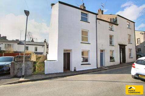 3 bedroom town house for sale