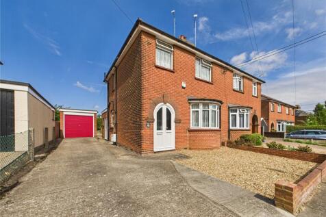 Guithavon Road, Witham, Essex, CM8 3 bed semi
