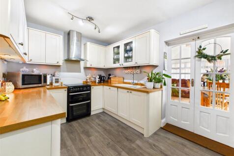St. Marys Road, Kelvedon, Colchester... 3 bed semi
