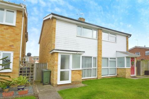 Cedar Drive, Witham, Essex, CM8 2 bed semi