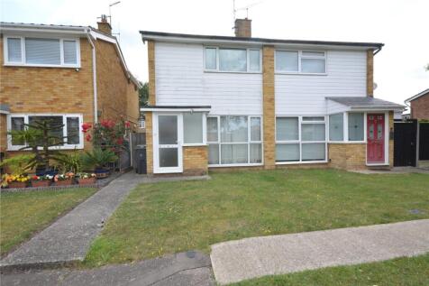 Cedar Drive, Witham, Essex, CM8 2 bed semi