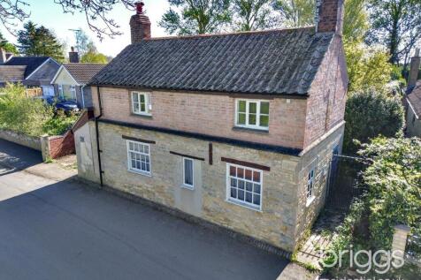 2 bedroom detached house for sale