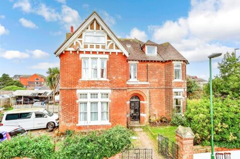 5 bedroom ground floor maisonette for sale