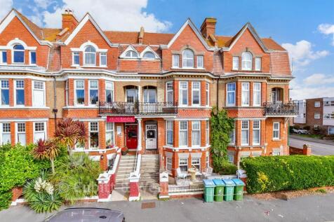 Studio flat for sale