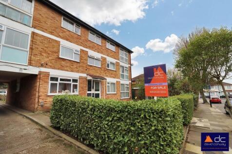 Dorset Court, Halsbury Road East... 1 bed flat for sale