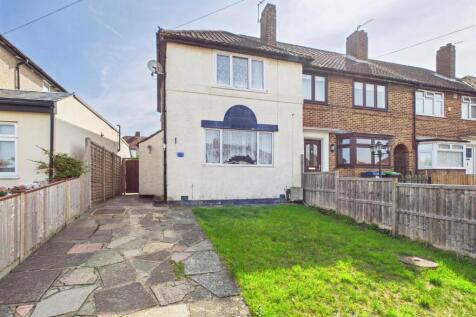 Wolsey Crescent, New Addington 2 bed end of terrace house for sale