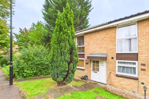 Middlefields, Croydon 2 bed end of terrace house for sale