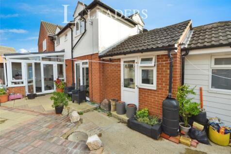 Mundon Road, Braintree, Essex 3 bed terraced house for sale