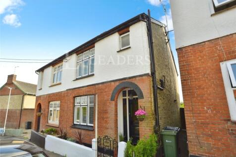 Coronation Avenue, Braintree, Essex 3 bed semi