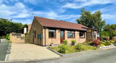 2 bedroom semi-detached bungalow for sale