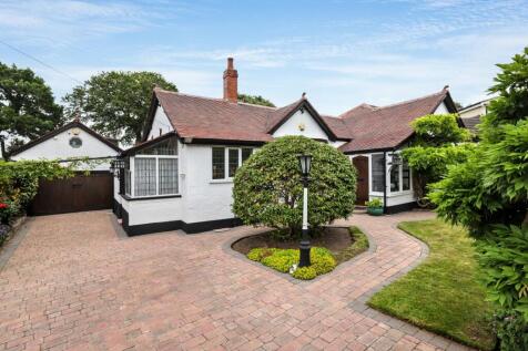 2 bedroom detached bungalow for sale