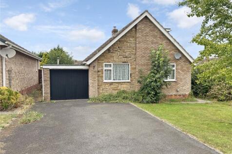 17 Romsley View, Alveley, Bridgnorth... 4 bed bungalow for sale