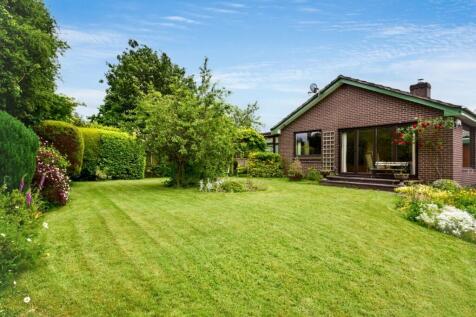 Stapledon, Mount Pleasant, Llwyn... 3 bed bungalow for sale
