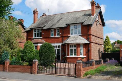 4 bedroom semi-detached house for sale