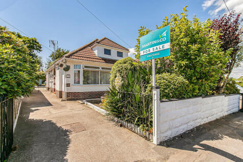 Durdells Avenue, Bournemouth 3 bed detached bungalow for sale