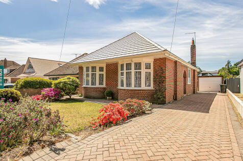 Hurn Road, Christchurch 3 bed detached bungalow for sale