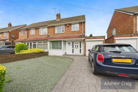 3 bedroom semi-detached house for sale