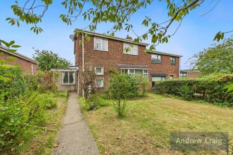 3 bedroom semi-detached house for sale