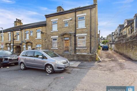 Chatsworth Place, Bradford, West... 3 bed end of terrace house for sale