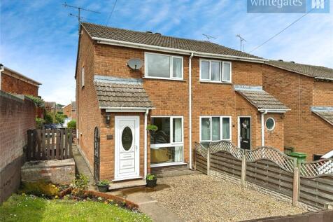 2 bedroom semi-detached house for sale
