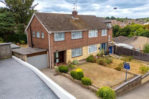 Pierces Hill, Tilehurst, Reading... 3 bed semi