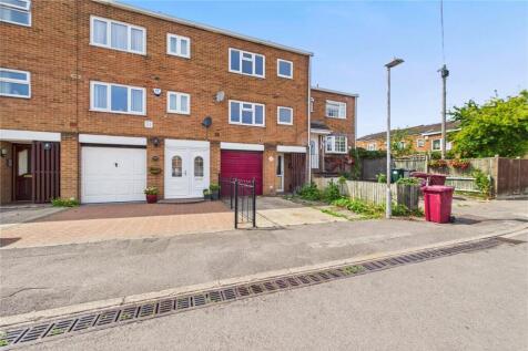 Moriston Close, Reading, Berkshire, RG30 3 bed end of terrace house for sale