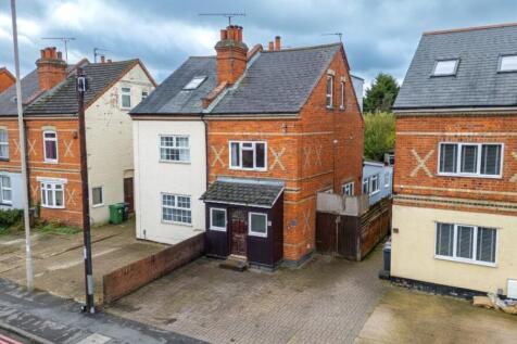 Norcot Road, Tilehurst, Reading... 5 bed terraced house for sale