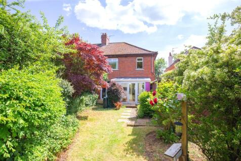 3 bedroom semi-detached house for sale